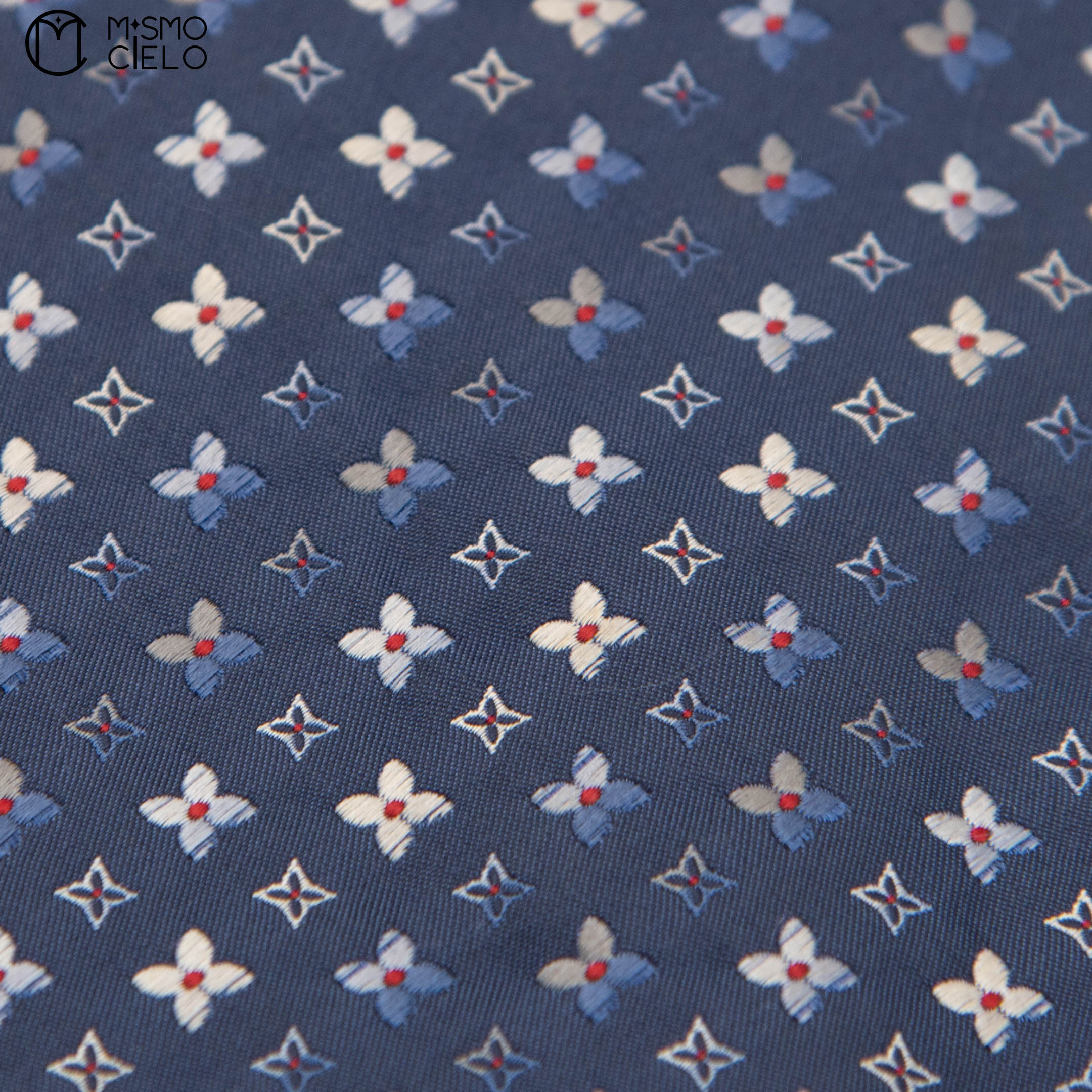 LOUIS VUITTON Tie in Great Condition