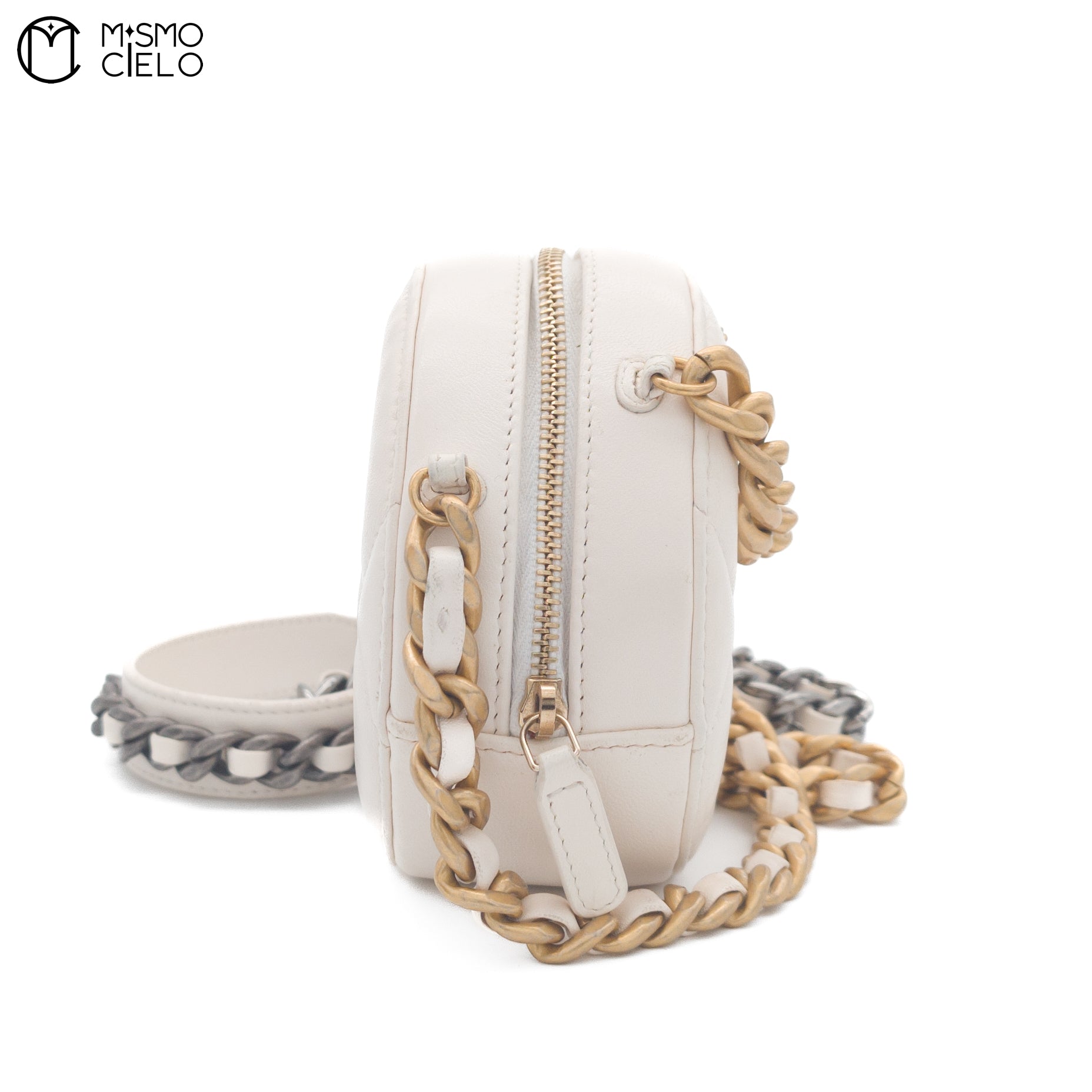 White 19 Chain Pouch