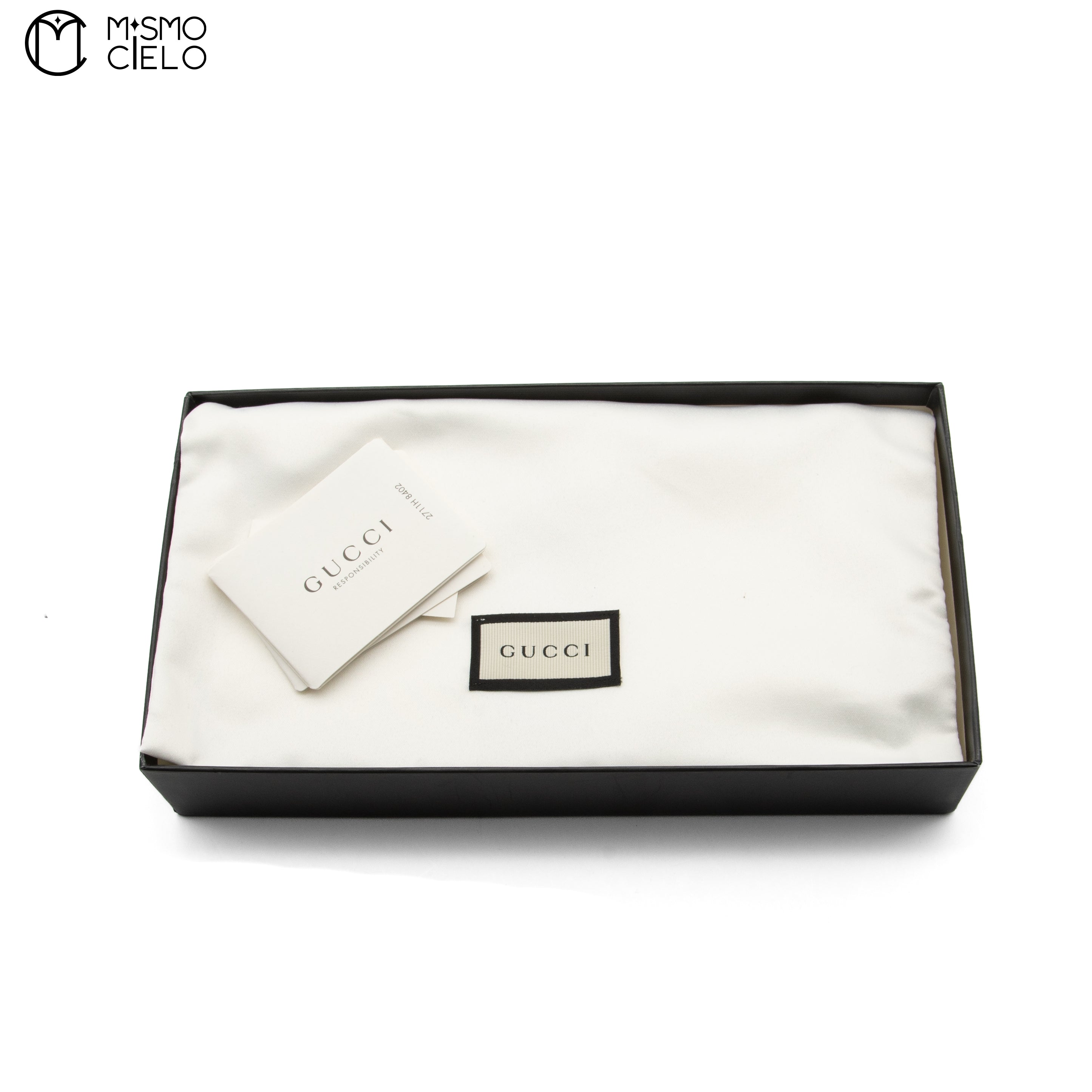 White Round Zipper Wallet