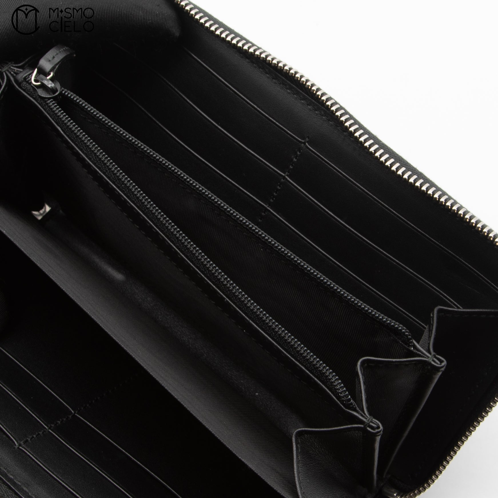 GUCCI Black Leather Embossed Logo Round Zip Wallet * ^