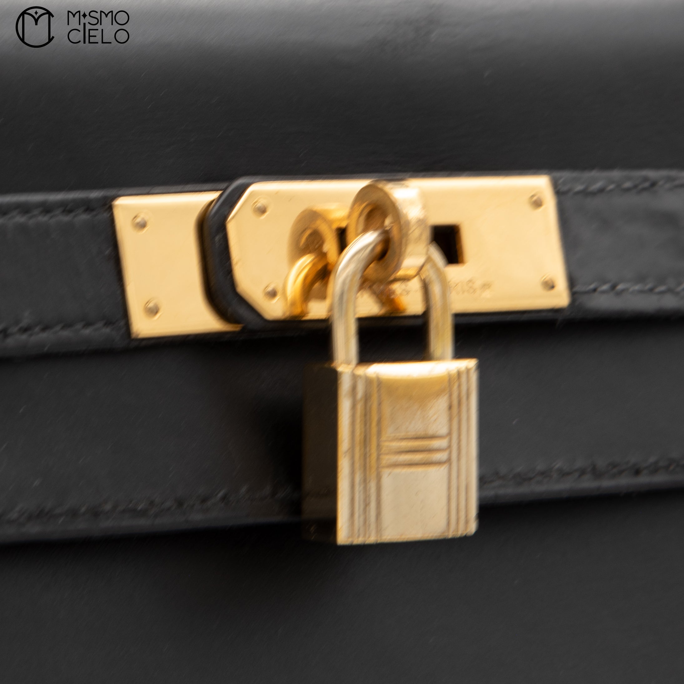 HERMES Authenticated Black Kelly 28 Box Calf Hand Handbag