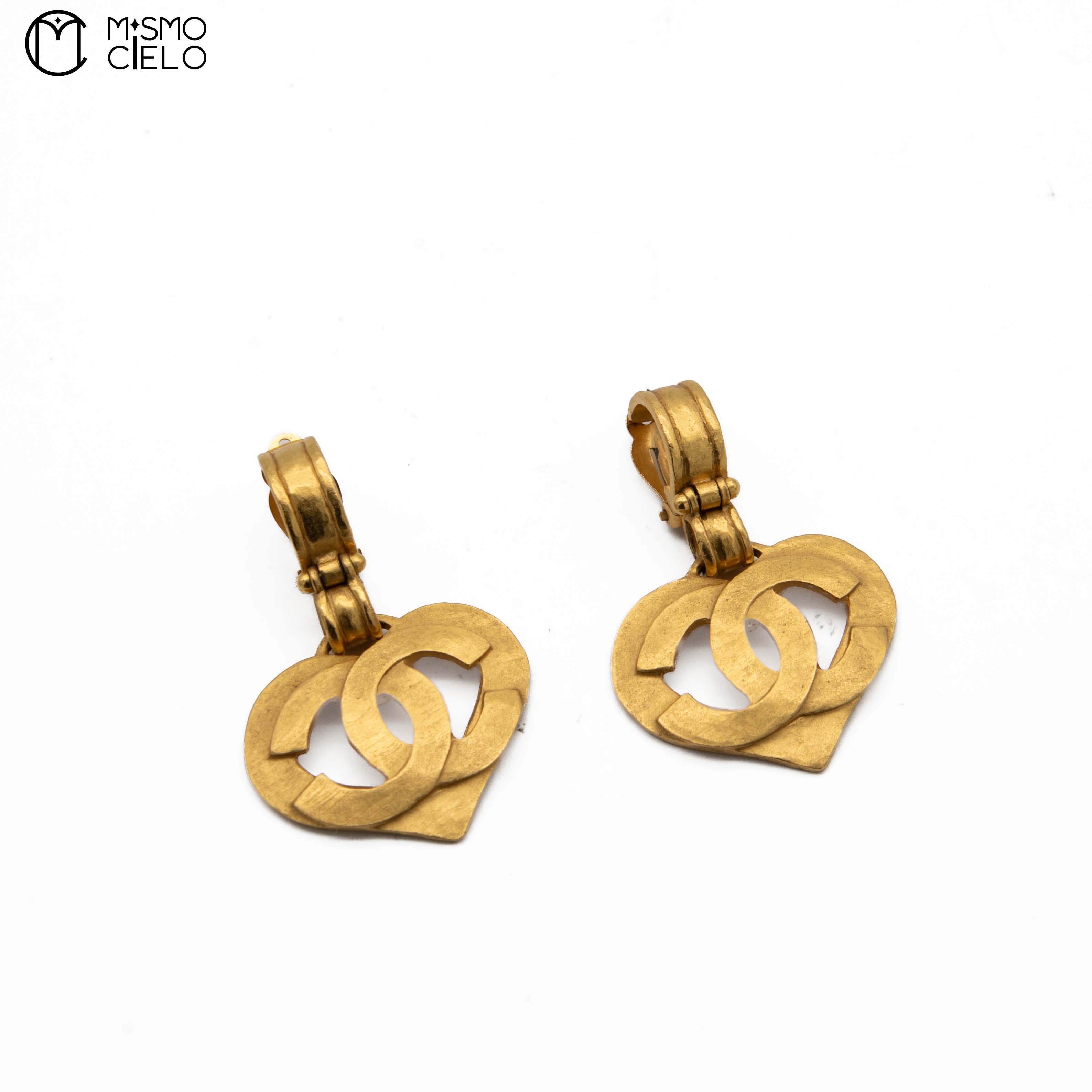 Coco Mark Swinging Heart Clip-on Earrings