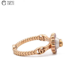 Ring with Peal and Crystals