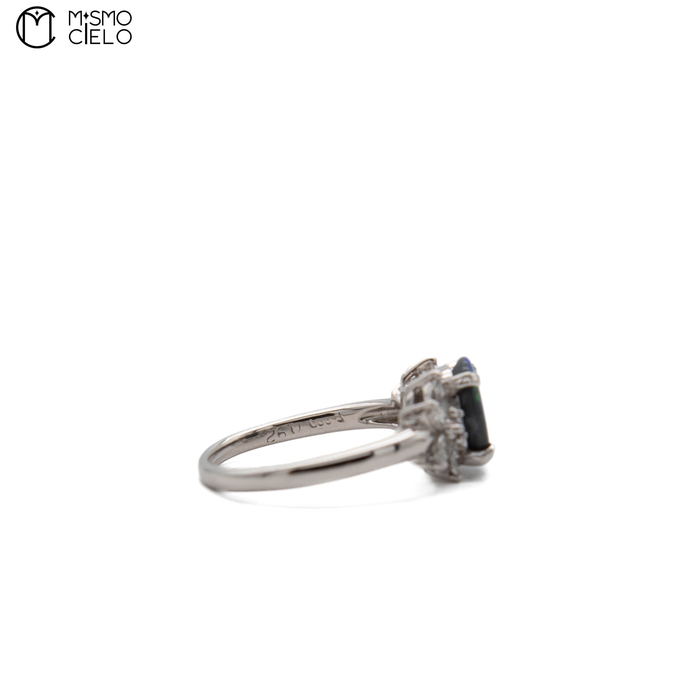 900Pt Opal and Diamond Ring 4.3g Size 10