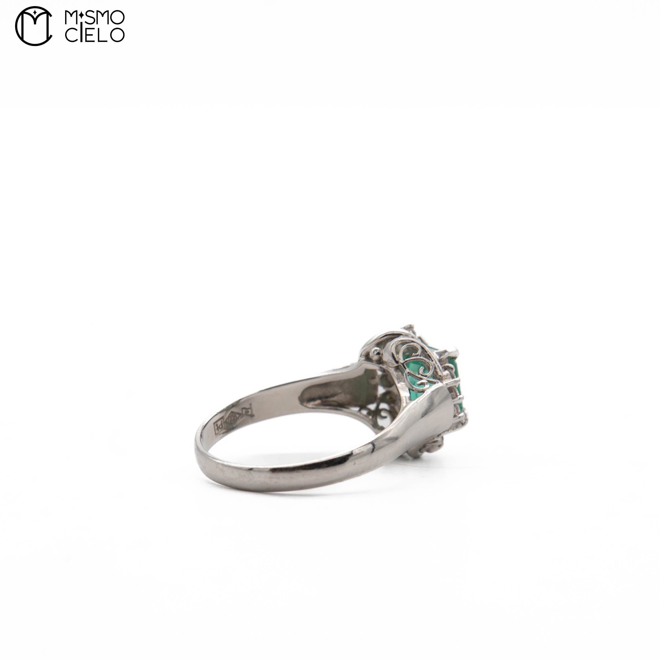 900Pt Emerald and Diamond Ring 4.3g Size 12