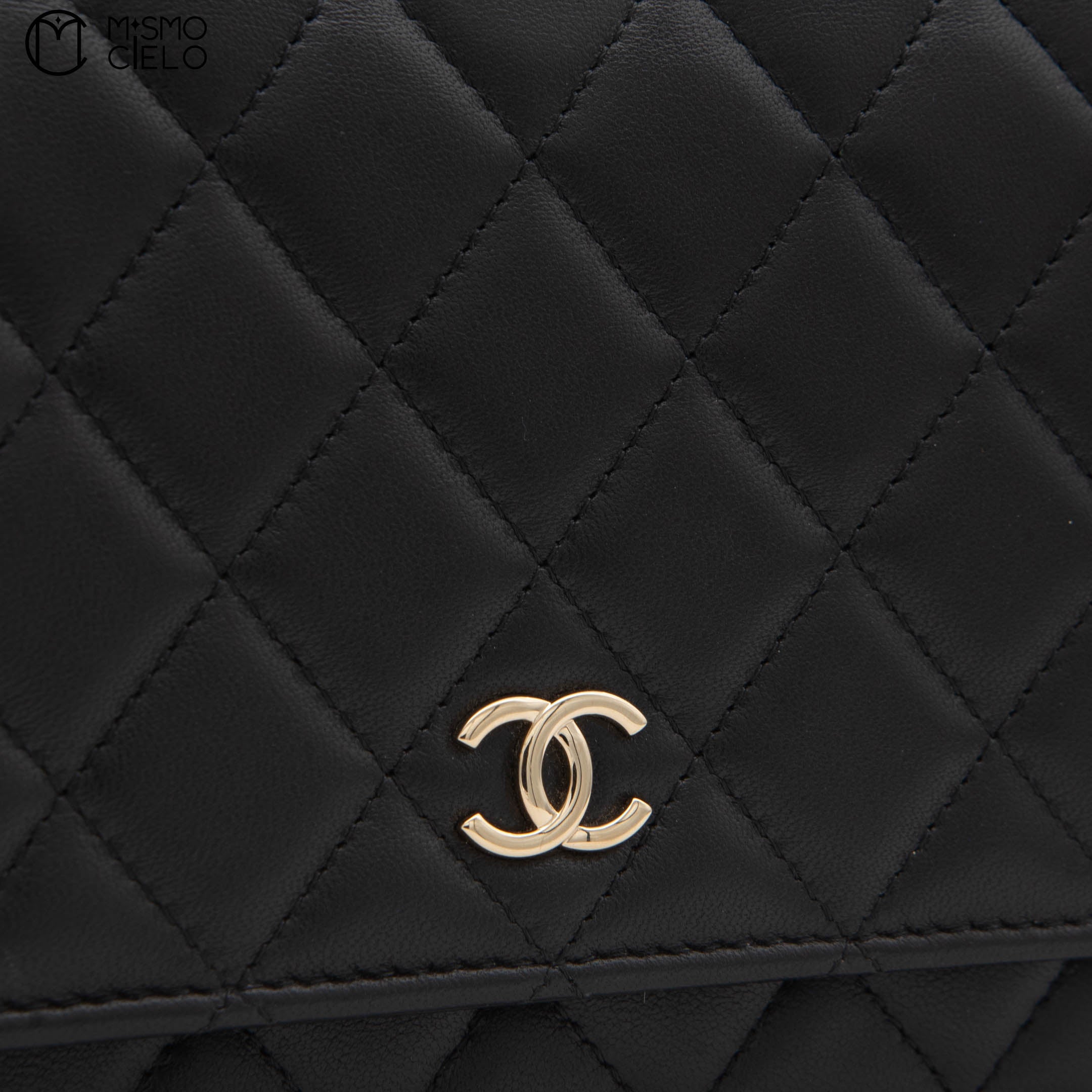 CC Quilted Lambskin Pearl Wallet with Chain